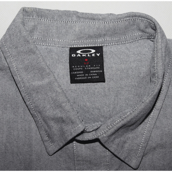 Oakley Regular Fit Mens Short Sleeve Button Up Embroidered Logo Shirt Size Small - Picture 7 of 8